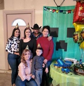 Meet your Posher, Elizabeth